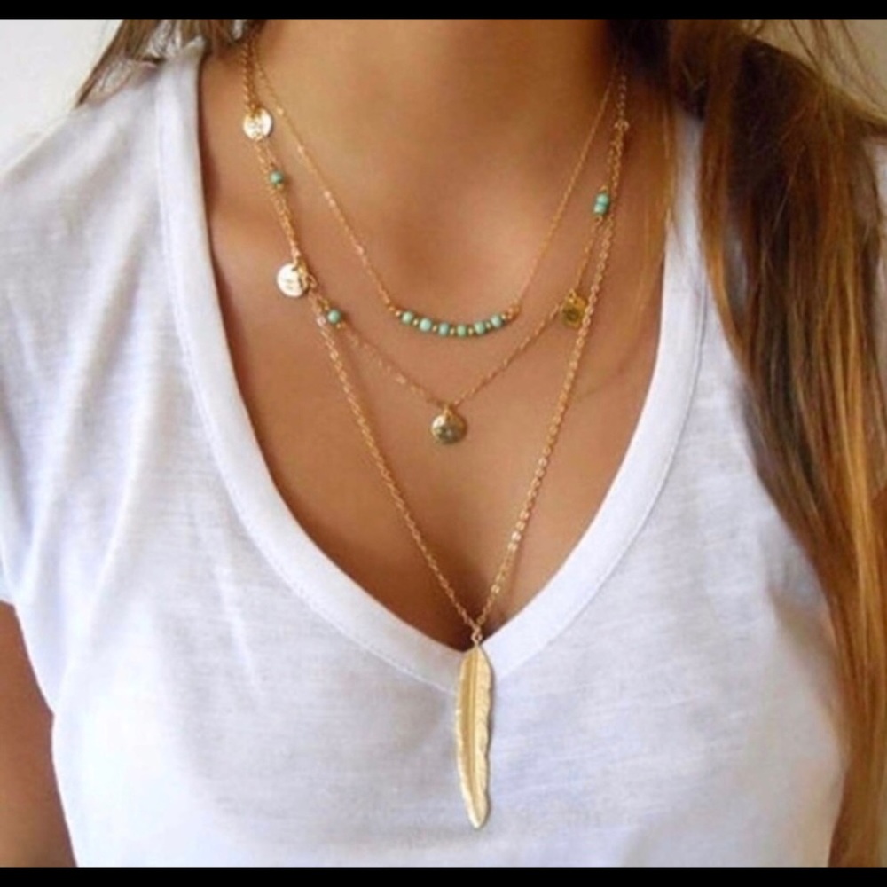 ⭐️Golden 3 layer feather necklace⭐️